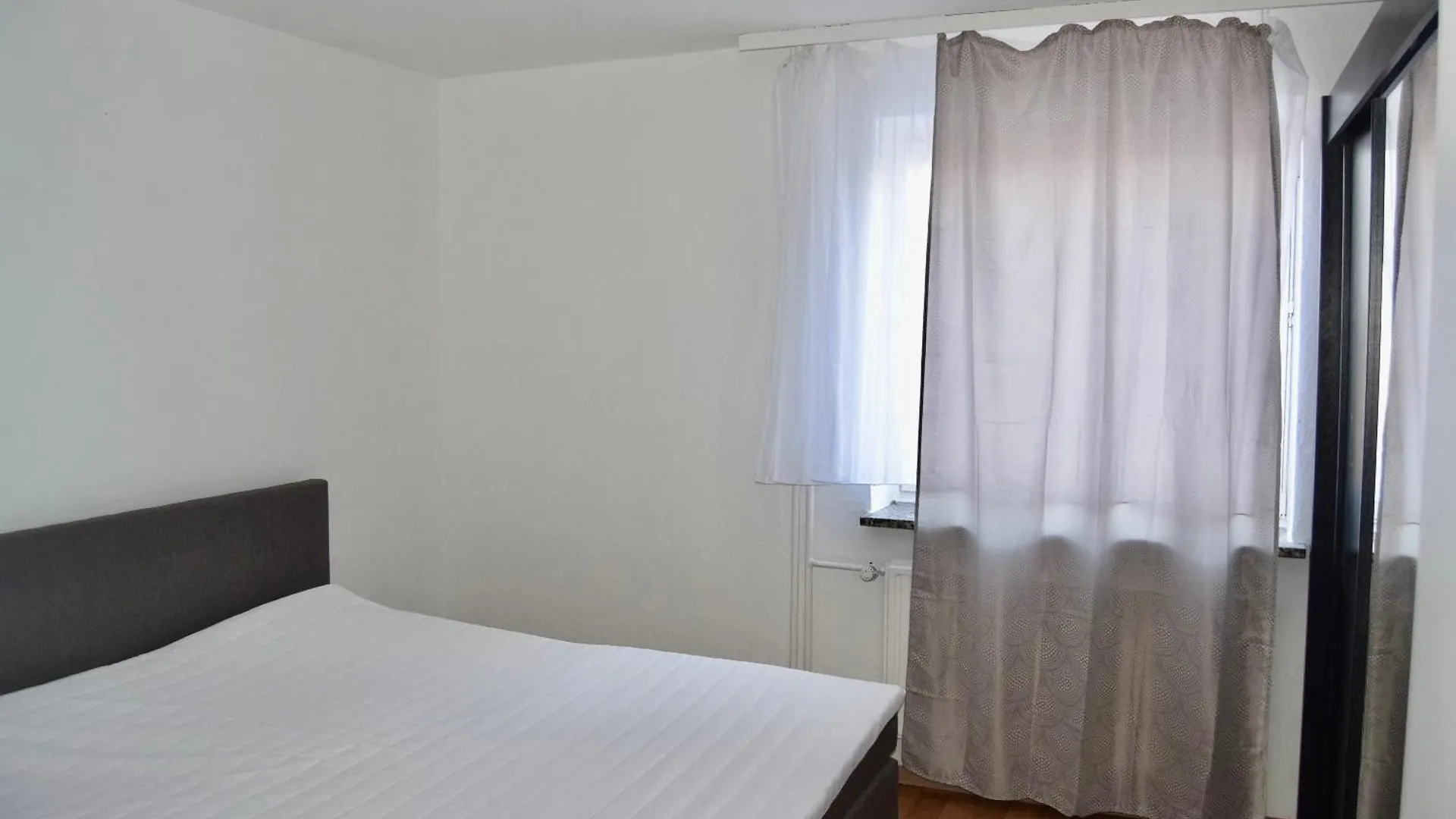3 Zimmer Apartment In Hannover Muehlenberg Germany